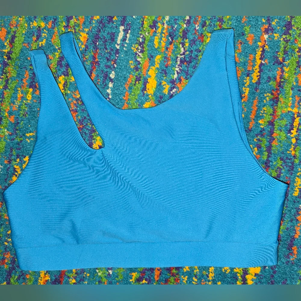 NWOT Becca Julia Asymmetrical Sports‎ Bra Cutout Shoulder Yoga Size M Blue